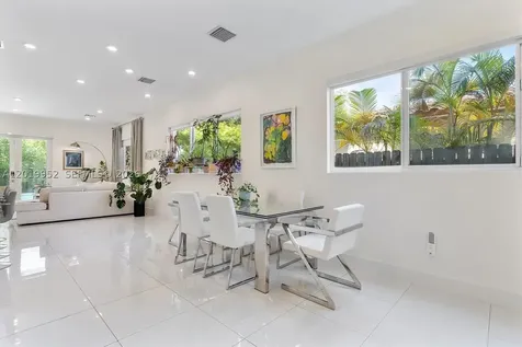 2920 SW 25th Terrace Miami FL 33133