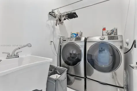 2920 SW 25th Terrace Miami FL 33133