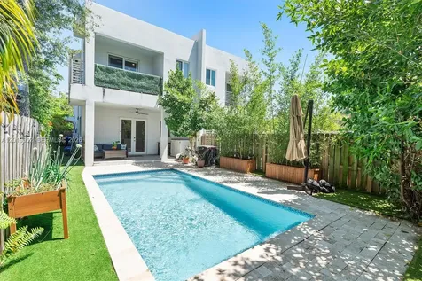2920 SW 25th Terrace Miami FL 33133