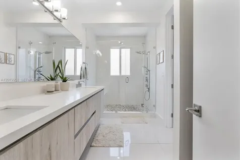 2920 SW 25th Terrace Miami FL 33133