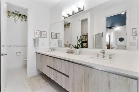 2920 SW 25th Terrace Miami FL 33133