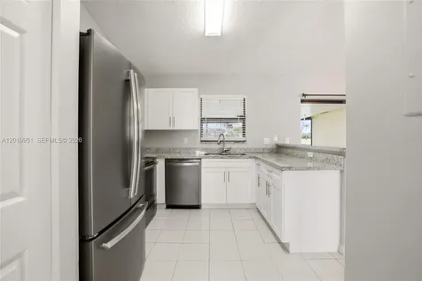 8359 NW 189th St Road Hialeah FL 33015