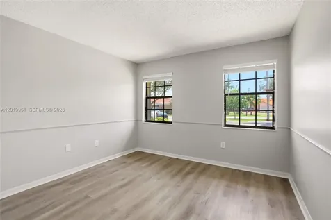 8359 NW 189th St Road Hialeah FL 33015