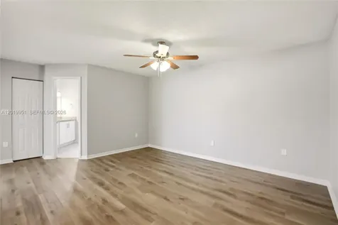 8359 NW 189th St Road Hialeah FL 33015