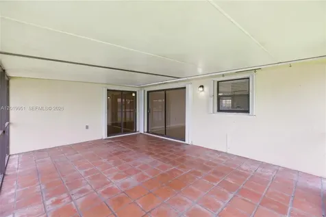 8359 NW 189th St Road Hialeah FL 33015