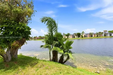 8359 NW 189th St Road Hialeah FL 33015