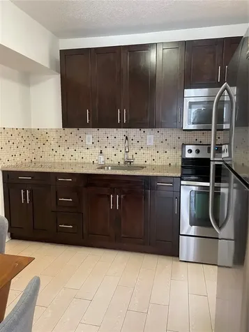 221 SW 9 Avenue Miami FL 33130