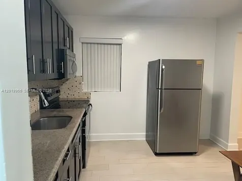221 SW 9 Avenue Miami FL 33130