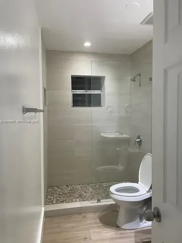 221 SW 9 Avenue Miami FL 33130