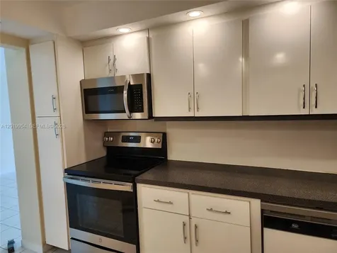 3161 S Ocean Drive Hallandale Beach FL 33009