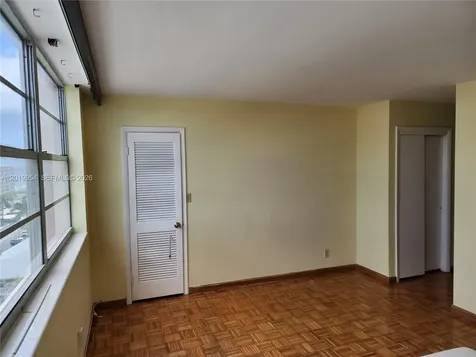3161 S Ocean Drive Hallandale Beach FL 33009