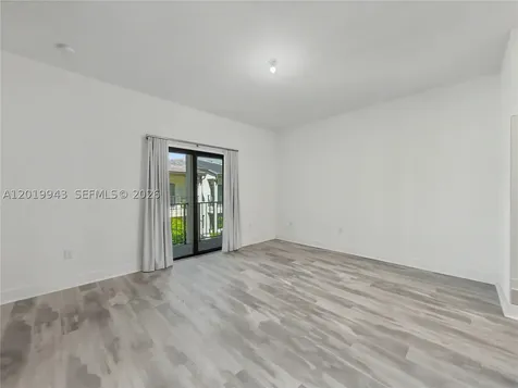 4527 NW 83rd Path Doral FL 33166