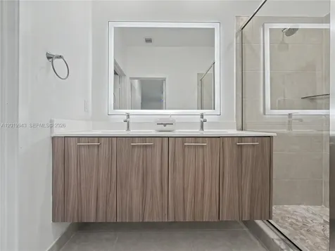 4527 NW 83rd Path Doral FL 33166