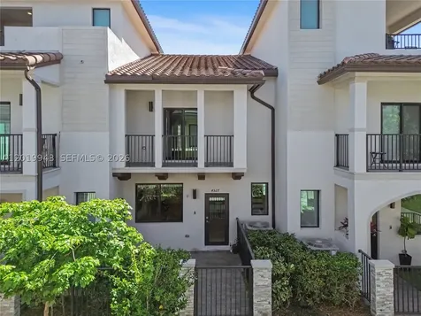 4527 NW 83rd Path Doral FL 33166