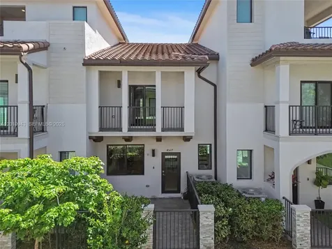 4527 NW 83rd Path Doral FL 33166