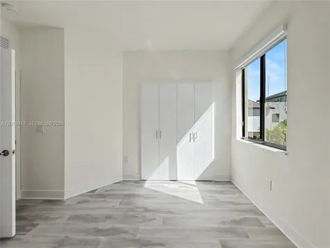 4527 NW 83rd Path Doral FL 33166
