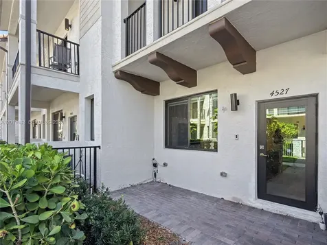 4527 NW 83rd Path Doral FL 33166