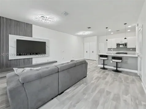 4527 NW 83rd Path Doral FL 33166