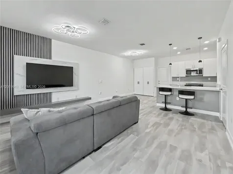 4527 NW 83rd Path Doral FL 33166