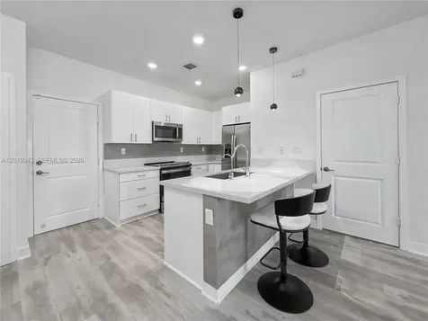 4527 NW 83rd Path Doral FL 33166