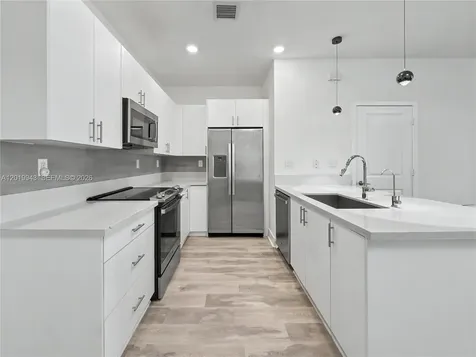 4527 NW 83rd Path Doral FL 33166