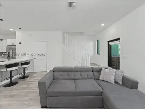 4527 NW 83rd Path Doral FL 33166