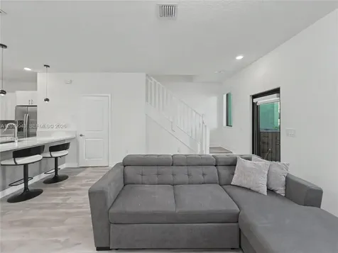4527 NW 83rd Path Doral FL 33166