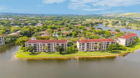 2768 Carambola Circle S Coconut Creek FL 33066