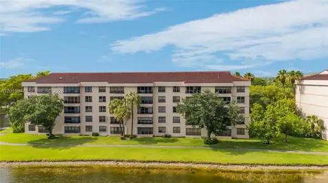 2768 Carambola Circle S Coconut Creek FL 33066