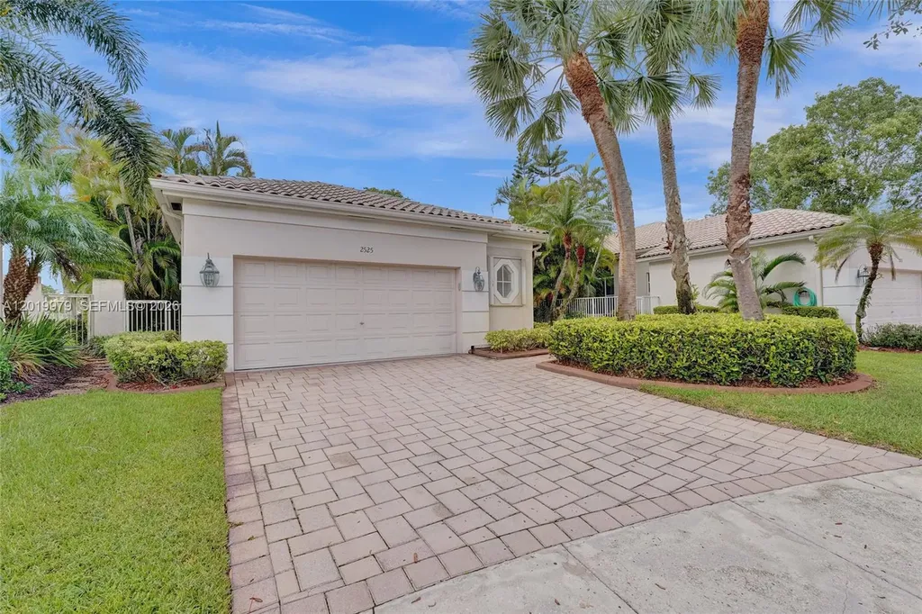 2525 Bay Pointe Court Weston FL 33327