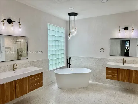 2525 Bay Pointe Court Weston FL 33327
