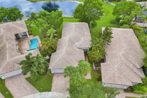 2525 Bay Pointe Court Weston FL 33327