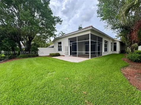 2525 Bay Pointe Court Weston FL 33327