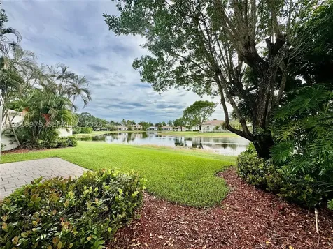 2525 Bay Pointe Court Weston FL 33327