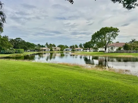 2525 Bay Pointe Court Weston FL 33327