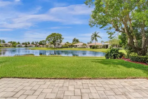 2525 Bay Pointe Court Weston FL 33327