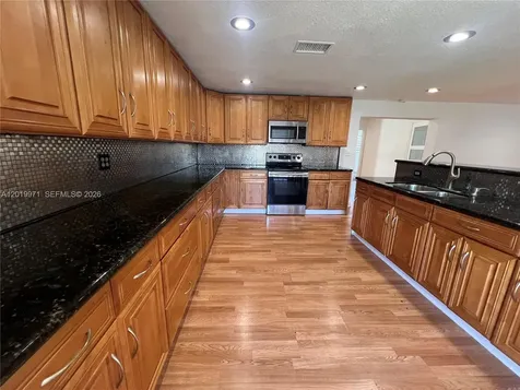 2860 NW 207th Street Miami Gardens FL 33056