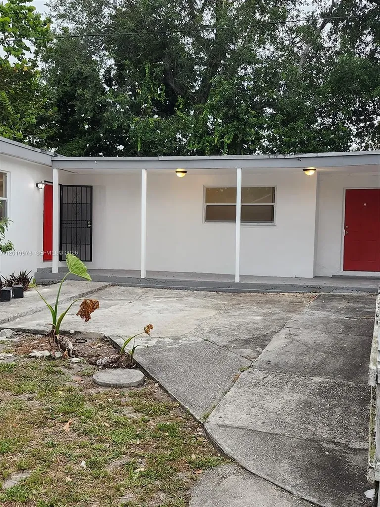 551 NE 139th Street North Miami FL 33161
