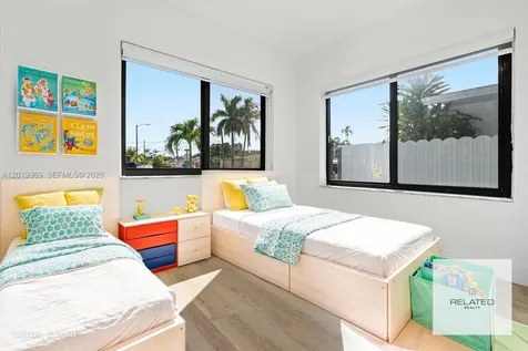 3297 SW 26th Street Miami FL 33133