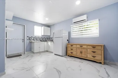 3297 SW 26th Street Miami FL 33133