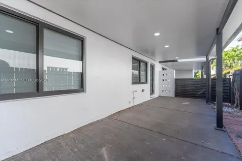 3297 SW 26th Street Miami FL 33133