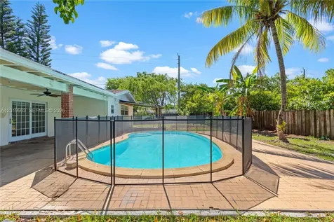 8200 SW 164th Street Palmetto Bay FL 33157
