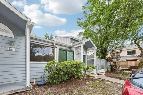 2039 Winners Circle North Lauderdale FL 33068