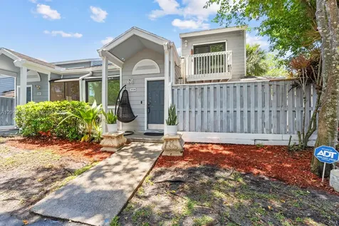 2039 Winners Circle North Lauderdale FL 33068