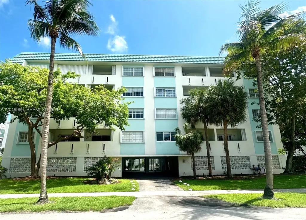 300 Galen Drive Key Biscayne FL 33149