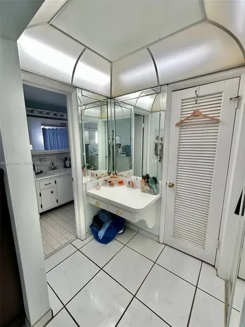 300 Galen Drive Key Biscayne FL 33149