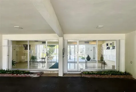 300 Galen Drive Key Biscayne FL 33149