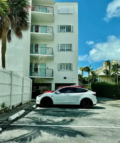 300 Galen Drive Key Biscayne FL 33149