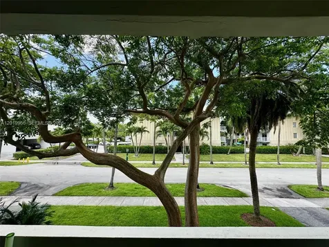 300 Galen Drive Key Biscayne FL 33149