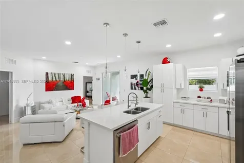 910 Richmond Avenue N Lehigh Acres FL 33972